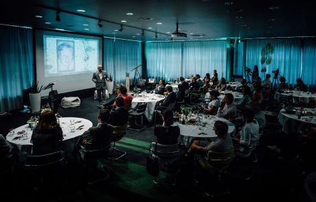 De Nieuwe Verbinding in het Planetarium Amsterdam